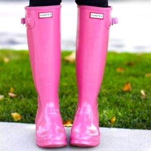 Hunter Rainboots in tall gloss pink